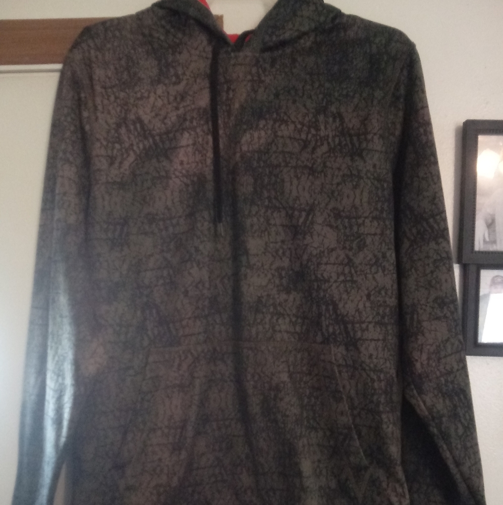 Boys med hoodie with front pockets